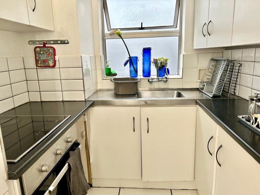 2 Bedroom Property for Sale in Sea Point Western Cape